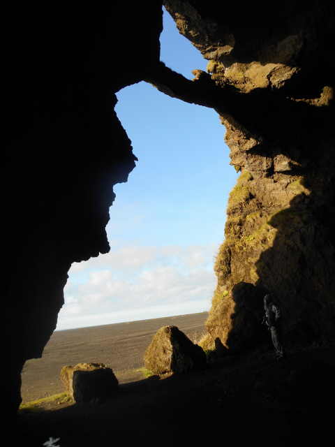 Hjörleifshöfdi Cave